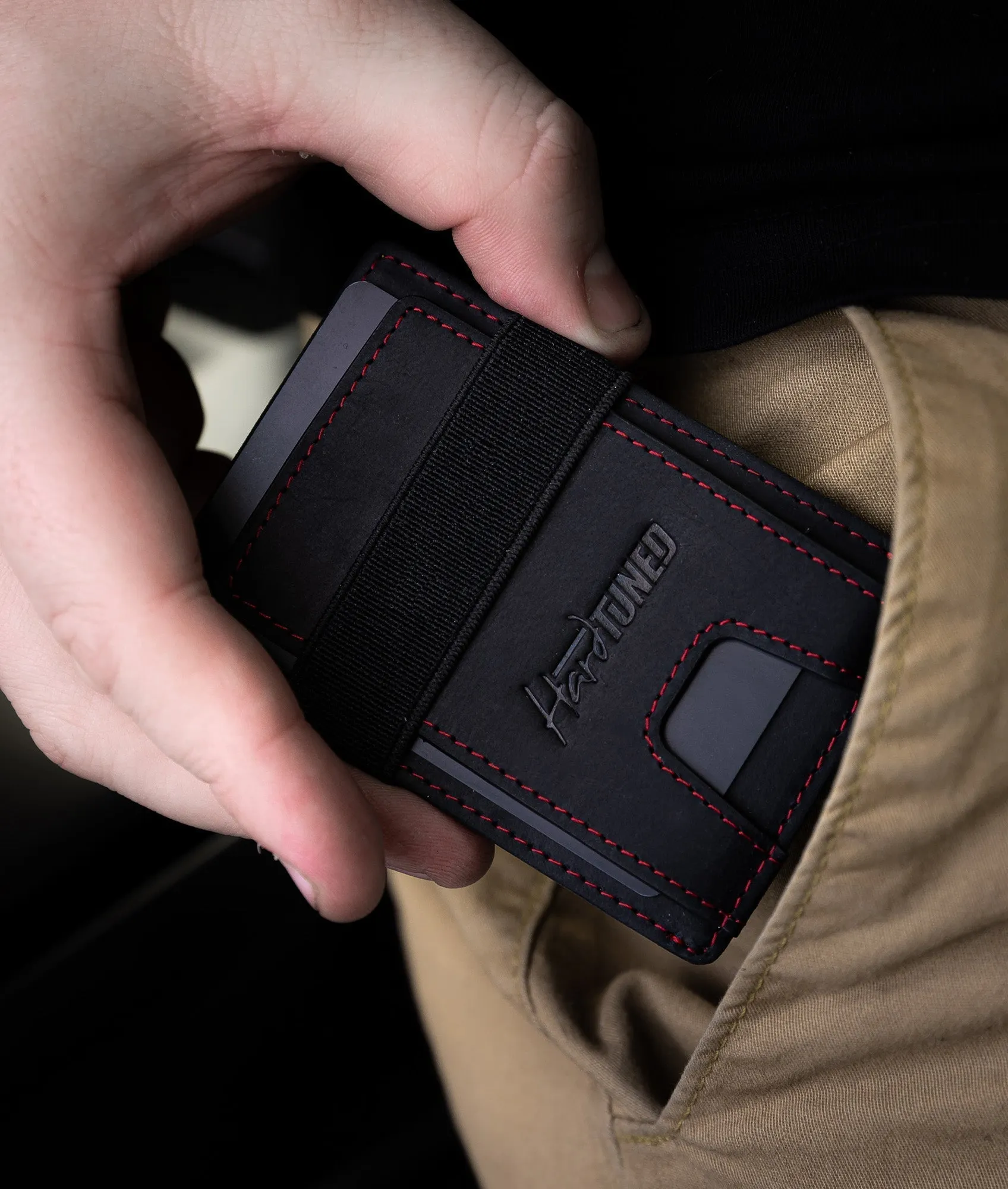 Izumiotsu Black/Red Cardholder