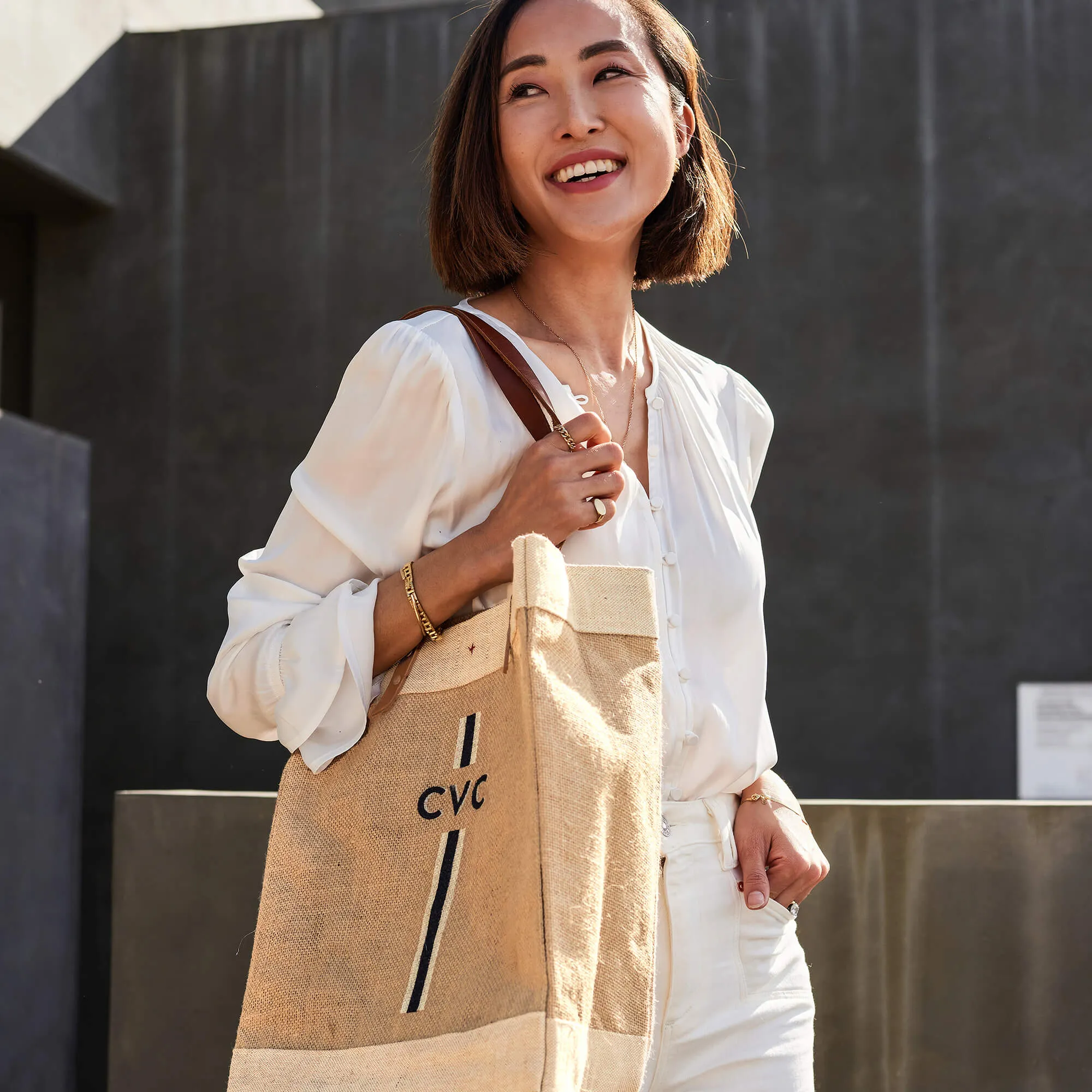 Market Tote in Natural with Black Monogram