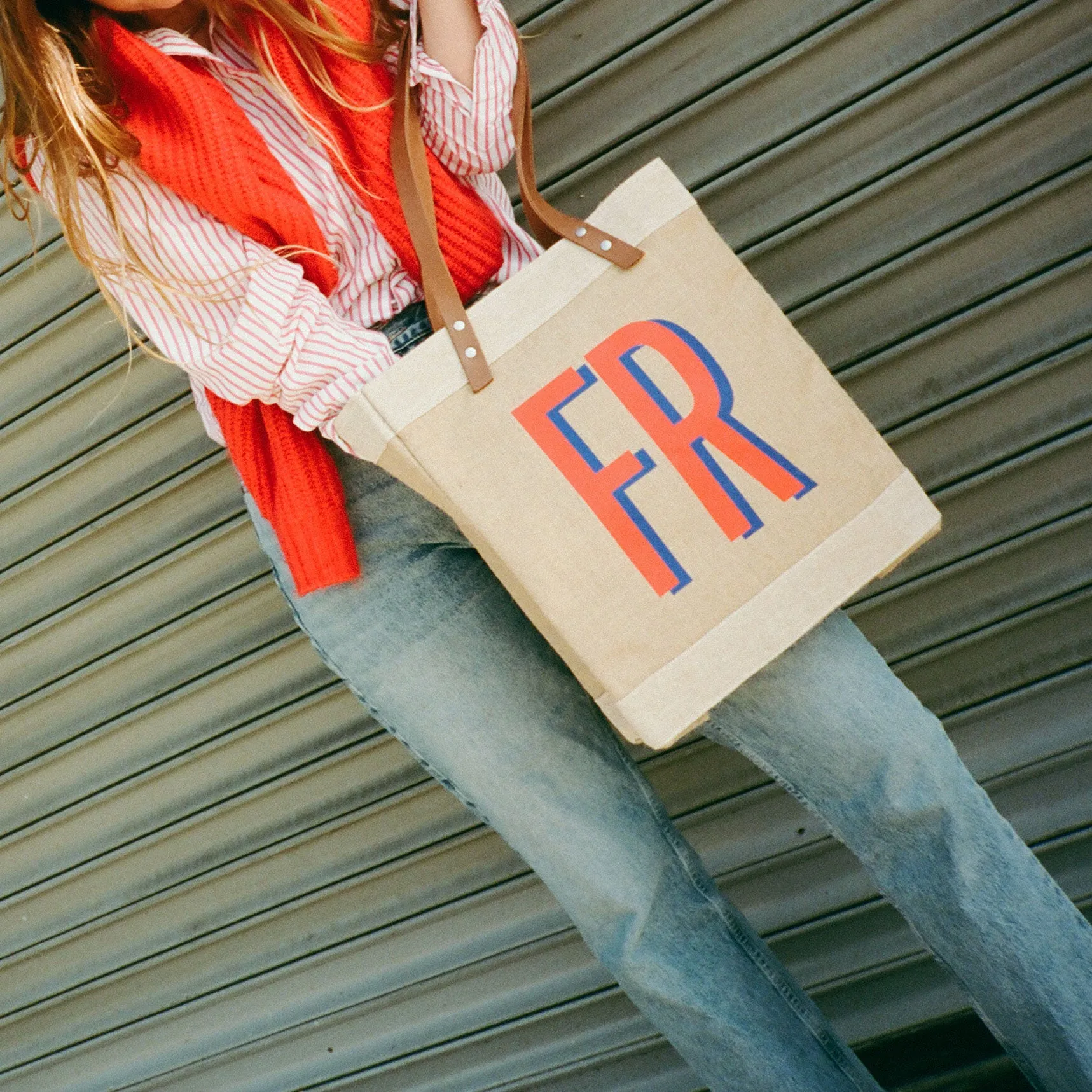 Market Tote in Natural with Large Monogram