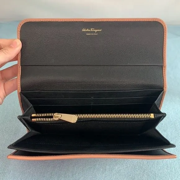 SalvatoreFerragamo Blush Wallet