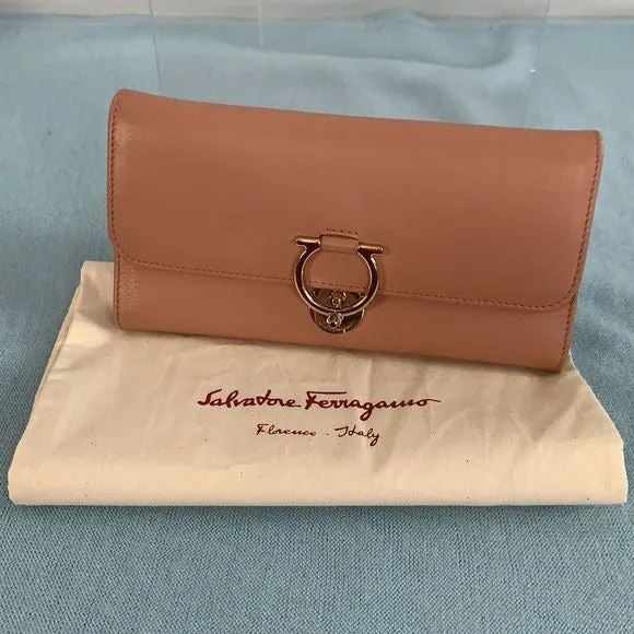 SalvatoreFerragamo Blush Wallet